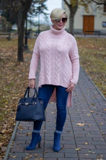 Amanda púder színű kötött garbó nyakú pulóver