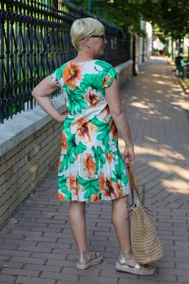 Dorina zöld-narancs virágos ruha