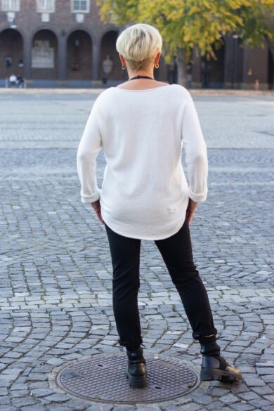 Paris puha fehér színű kötött pulcsi